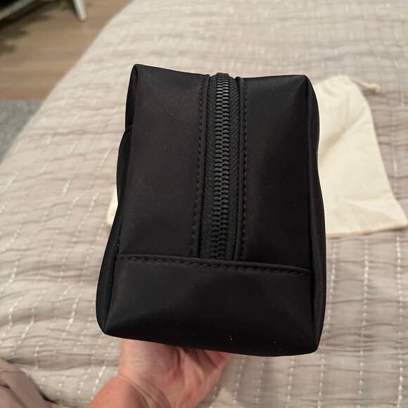 MONOS Metro Large Non Toiletry Bag Pouch Black New without - Picture 5 of 12